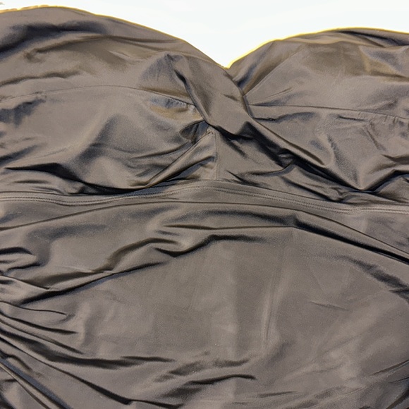 Embrace Your Curves™ by Miracle BrandsOne Piece Swimsuit 3X Black - Picture 3 of 8